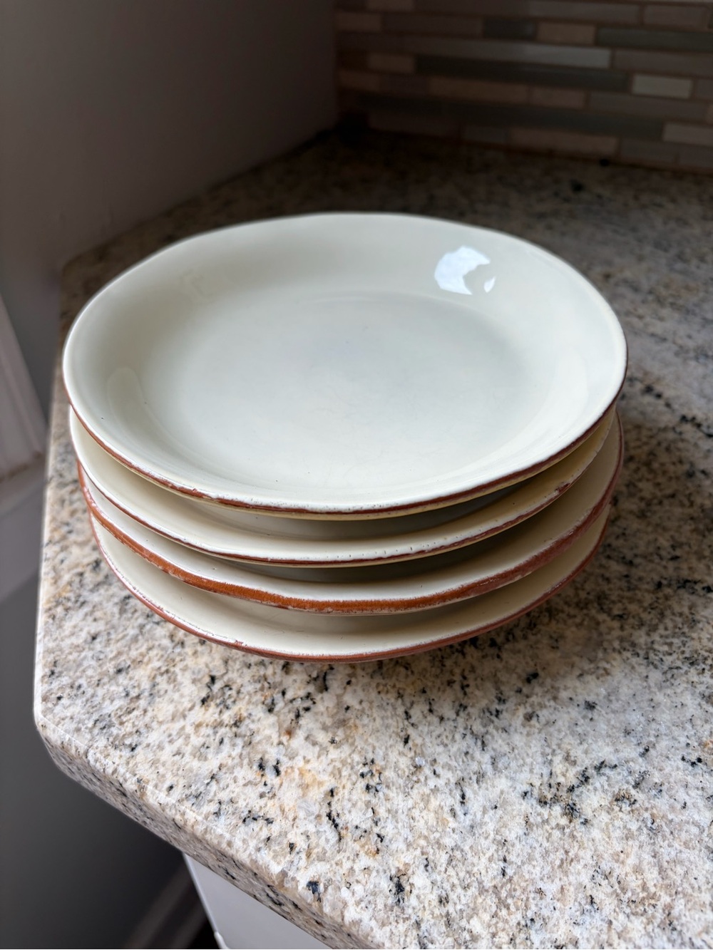 4 Vietri Cucina Fresca crema Cream Shallow bowls side Salad Plates 7.5”